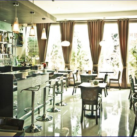 Avitel Hotel Makati City Exteriér fotografie