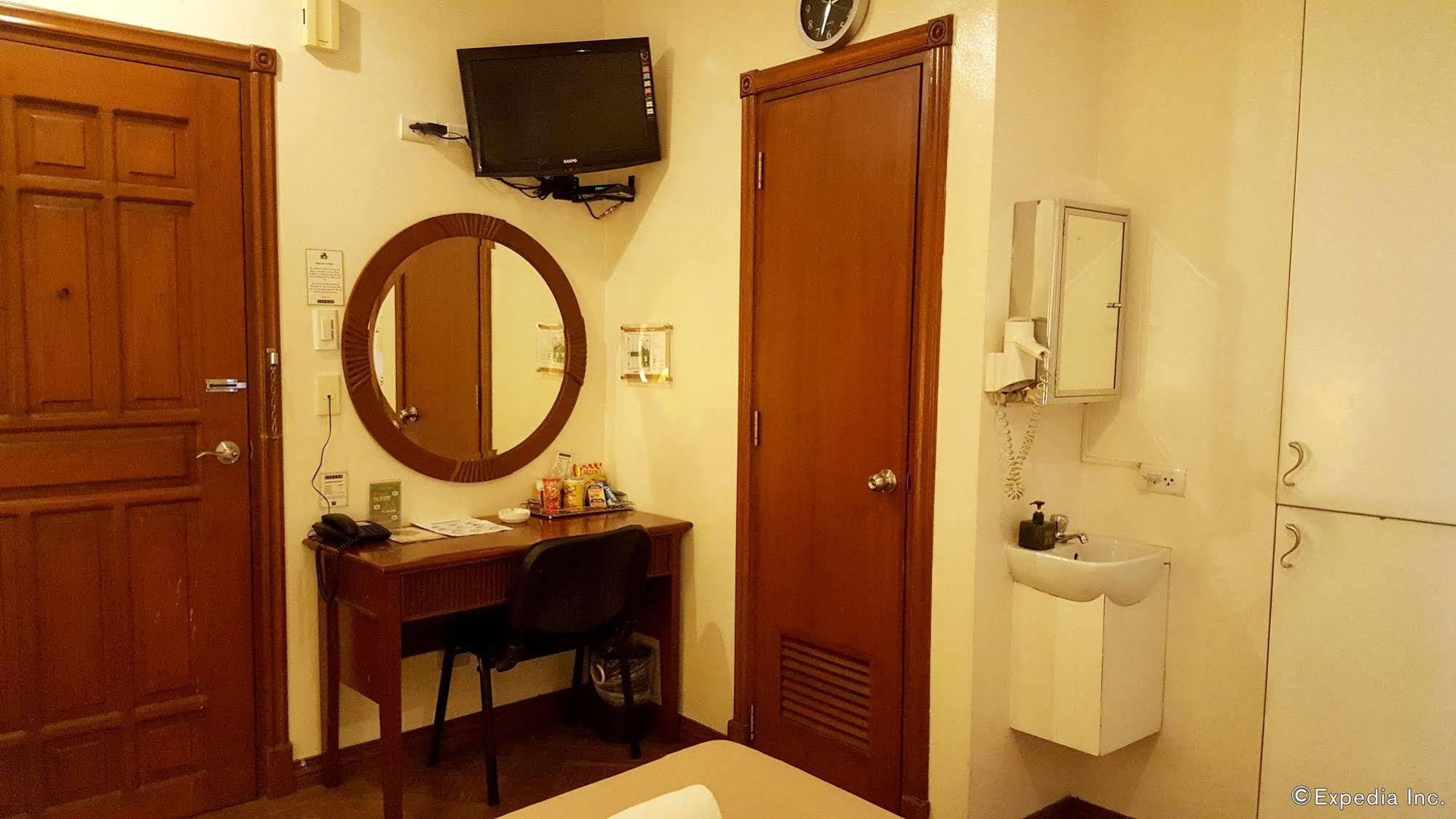Avitel Hotel Makati City Exteriér fotografie