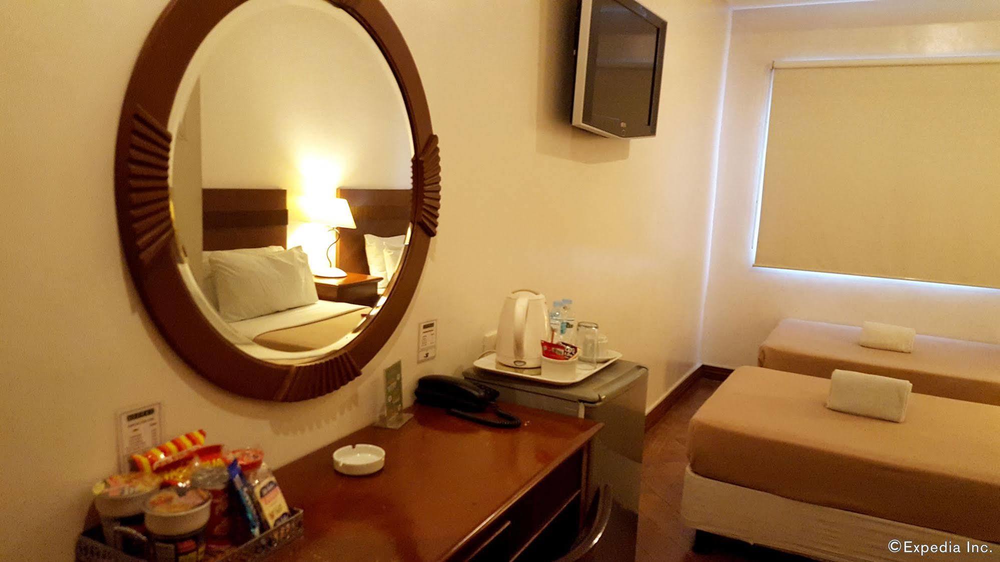 Avitel Hotel Makati City Exteriér fotografie