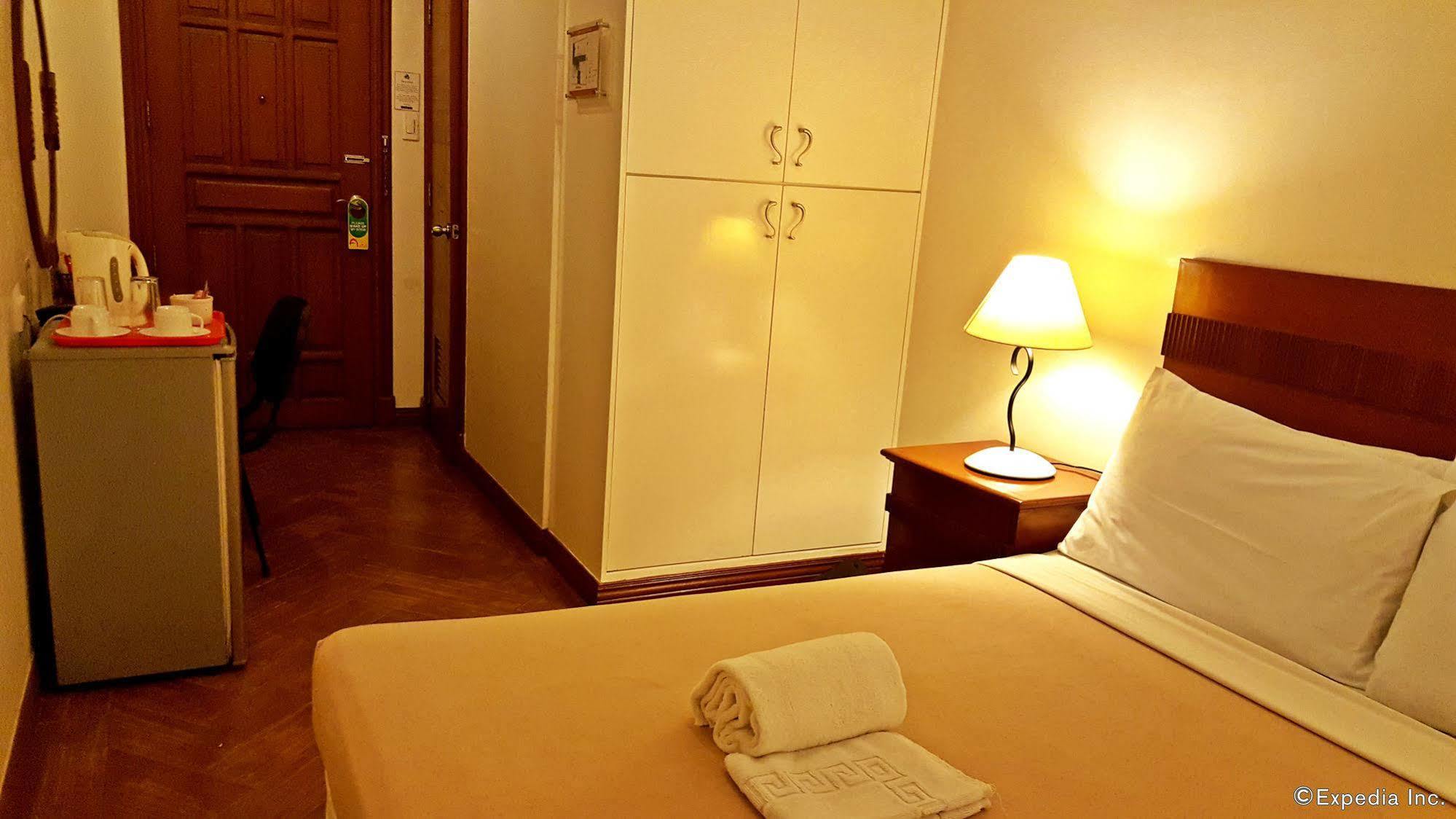 Avitel Hotel Makati City Exteriér fotografie