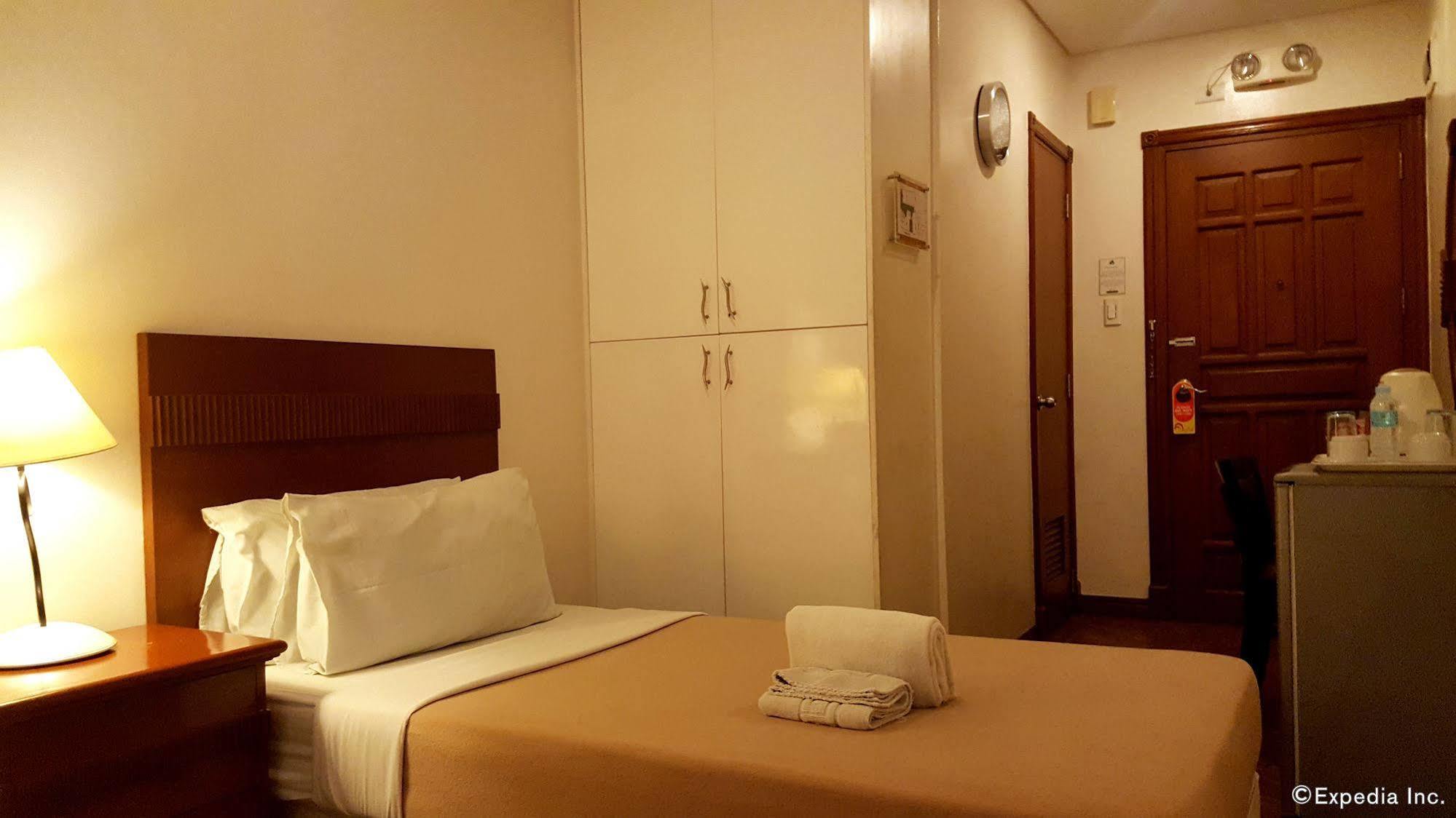 Avitel Hotel Makati City Exteriér fotografie